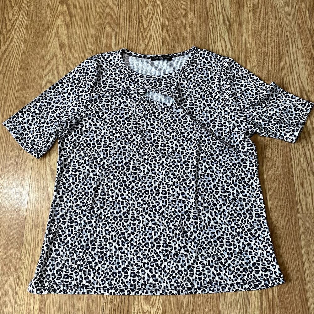 Kim & Cami Leopard Print Ribbed Top with Chest Cut-Out Large
